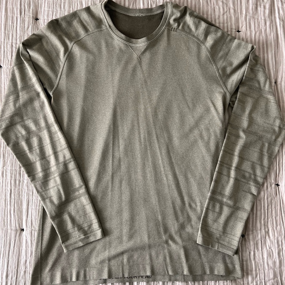 LuluLemon Metal Vent Long sleeve